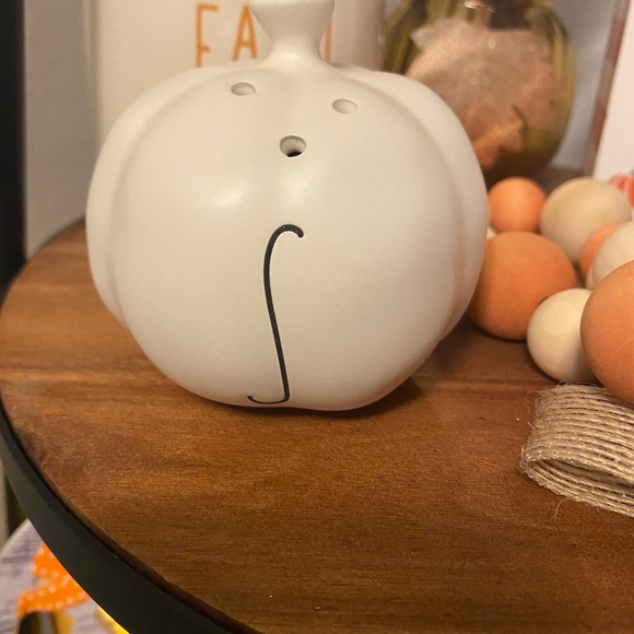 Rae Dunn Pumpkin Salt & Pepper New - Picture 5 of 7